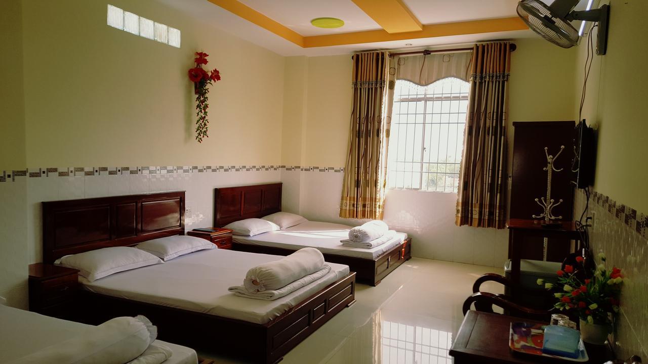 Huynh Nhu Hotel Cà Mau エクステリア 写真